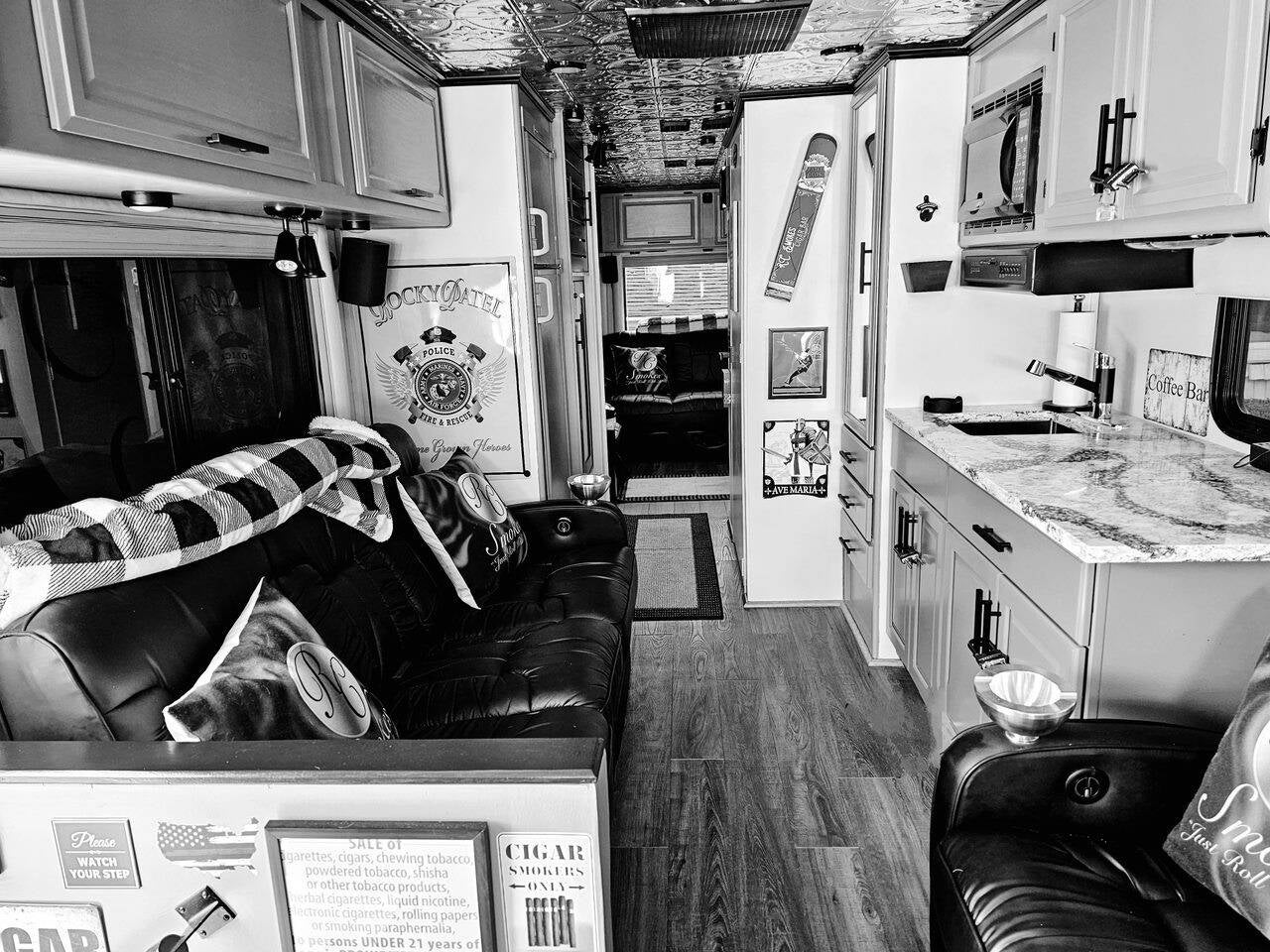 Regal Queen Nutwood Wooden Hookah - Shisha Lounge